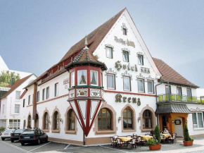 Hotel Kreuz Gästehaus und Lauchertbar mit Terrasse